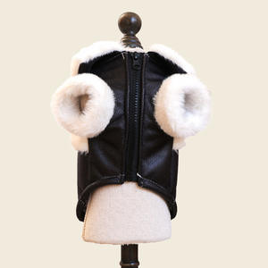 เสื้อผ้าสุนัขสุดหรู เสื้อโค้ทหนังเทียมสำหรับสุนัข แต่งขอบขนเทียม เสื้อแจ็คเก็ตสำหรับสัตว์เลี้ยงฤดูหนาวที่ให้ความอบอุ่น พร้อมห่วงรัดสายรัดอก สำหรับสุนัขพันธุ์เล็ก - Product Image 6