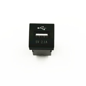 ที่ชาร์จในรถแบบ USB 5V 2.1A สำหรับ Toyota Prado Camry 2018 2019พร้อมพอร์ตแบบชาร์จเร็ว - Product Image 2