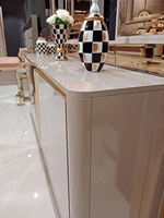 Buffet de style moderne en bois avec miroir doré, style villa italienne, luxe léger, haut de gamme, pour restaurant