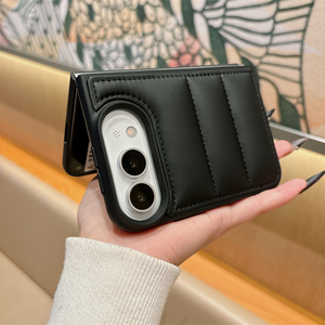 เคสโทรศัพท์ iPhone Duo Apple 18 Fold ดีไซน์ทันสมัย ลายเสื้อแจ็คเก็ต - Product Image 6