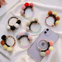 Sangles magnétiques en fourrure pelucheuse pour téléphone, chaînes porte-téléphone pour iPhone 15, accessoires de maintien
