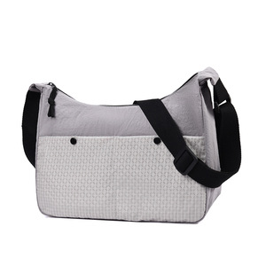 กระเป๋าออกกำลังกายไนลอนแบบ unisex สำหรับกีฬา ฟิตเนส แยกส่วนเปียกและแห้ง สะพายข้าง กระเป๋าเดินทาง กระเป๋าเป้สะพายหลัง ผ้าเดนิมสำหรับกีฬา - Product Image 4