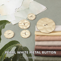 Kancing Manik Logam Elegan Warna Putih Mutiara 2 Lubang Berbagai Ukuran untuk Jas Wanita, Mantel, Aksesoris Pakaian