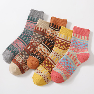 <span class=keywords><strong>Chaussettes</strong></span> <span class=keywords><strong>en</strong></span> <span class=keywords><strong>laine</strong></span> d'hiver chaudes Jingwen OEM, <span class=keywords><strong>chaussettes</strong></span> <span class=keywords><strong>de</strong></span> <span class=keywords><strong>Noël</strong></span> à motif <span class=keywords><strong>de</strong></span> cerf - Product Image 5