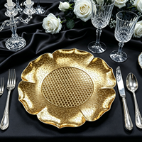 Assiettes de présentation classiques en plastique PP, élégantes et durables, en forme de pétale argenté, à double motif gaufré, pour événements, entreprises et hôtels, achat en gros
