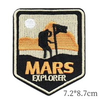 Écussons thermocollants en sergé brodés à la machine avec logo personnalisé pour vêtements, chapeaux et sacs de randonnée et de camping – Conception sur mesure