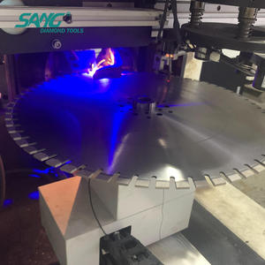 <span class=keywords><strong>Lame</strong></span> de <span class=keywords><strong>scie</strong></span> murale diamantée de qualité industrielle OEM, soudée au laser, pour découpe à plat du béton armé, 600mm 700mm 800mm 1200mm 1600mm - Product Image 6