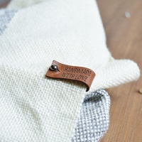 Jeans de marque personnalisée vêtements vêtements étiquette Pu étiquette Patch en relief/métal cuir étiquette Patch pour vêtements vêtement chapeau