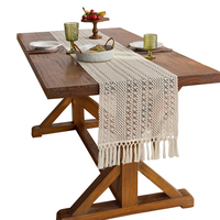 Nappe Moderne Simple Rayée Tissée Tricotée Bohème en Coton et Lin Durable Lavable Personnalisable avec Pompons pour Maison, Hôtel, Banquet