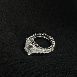 Anillo de Diamantes de Platino PT950 Moderno, Piedra Cultivada en Laboratorio, Joyería de Lujo Unisex para Uso Diario - Product Image 5