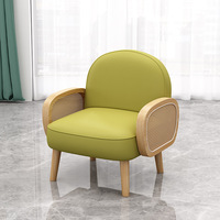 Table et chaise pour salon de thé, bar à livres, café, ou espace de réception, avec canapé de négociation et combinaison table et chaise pour café.