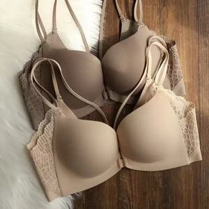 Hermoso sujetador con cierre trasero y delantero, sin aros, acolchado, cómodo, sin costuras, push-up para mujeres con pechos planos. - Product Image 1