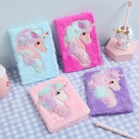 Carnet de voyage A5 à couverture rigide en cuir brodé licorne avec revêtement en peluche, reliure thermique, 80 feuilles, impression numérique couleur personnalisée