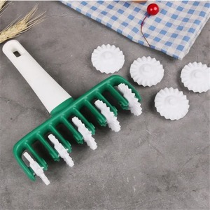 <b>Plastic</b> Multi-Purpose Noodle Maker 9-Wheel Roller Dough Cutter for Pasta Noodles Dough Pastry <b>Kitchen</b> Cooking Baking Aid - Product Image 3