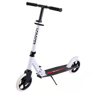 สกู๊ตเตอร์แบบเตะสองล้อ ปรับความสูงได้ สีดำและสีขาว สำหรับเยาวชน ใช้สำหรับการเดินทางในเมืองและการเล่นกีฬา - Product Image 2
