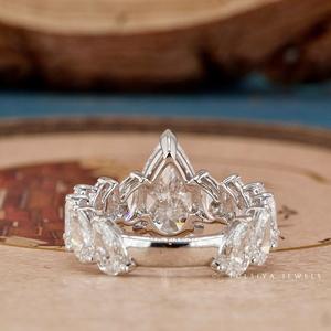 Bague en diamant de haute joaillerie avec un sertissage artistique unique et une brillance éclatante pour un style luxueux et imposant - Product Image 3