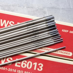 <span class=keywords><strong>Electrodo</strong></span> de Soldadura de Arco de Acero Dulce AWS E6013 7018 <span class=keywords><strong>6018</strong></span> AWS E6013 Marcas de Electrodos de Soldadura Golden Bridge / E7018 Hierro Fundido - Product Image 3