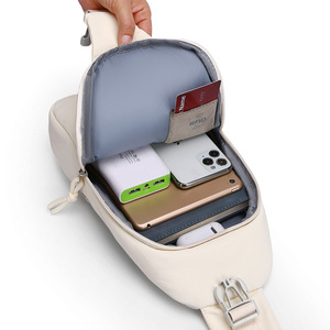 กระเป๋าคาดอก RUIQUWIN แฟชั่นแบบ unisex น้ำหนักเบา ระบายอากาศได้ดี กันน้ำ ทนทาน พกพาสะดวก เหมาะสำหรับเล่นกีฬา - Product Image 3