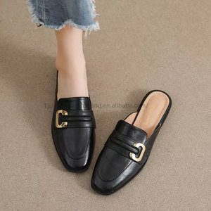In the <b>Summer</b> of , New Women's Slippers Be Worn With a <b>Flat</b> Toe <b>Cap</b> and a Pair Mules - Product Image 4