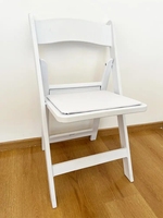 Vente en gros de chaises de salle à manger pliantes en résine polypropylène noir blanc pour mariage d'hôtel