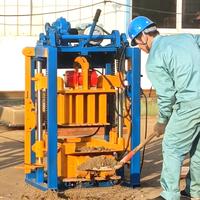 Machine à fabriquer des blocs SHENGYA, nouveau design QM2-45, avec moteur à vibrations puissant pour la production de briques.