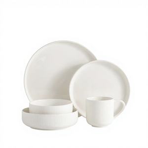 Vajilla de Porcelana Blanca Mate con Relieve, Estilo Contemporáneo y Chic, Resistente al Calor, para Decoración Moderna del Hogar - Product Image 1