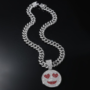Collana con ciondolo a forma di <span class=keywords><strong>emoji</strong></span> cuore-occhi con diamanti, stile hip-hop punk, unisex, placcata oro/argento, in lega, ideale per regali e feste - Articolo caldo! - Product Image 4
