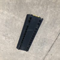 Rampe de câble CE 3 canaux 35*40mm / Rampe de protection de câble en caoutchouc à trois canaux
