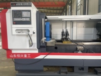 Torno de Banco Horizontal CNC de Doble Husillo con Control GSK para Trabajos de Dureza Media en Metales, Tubos y Roscado