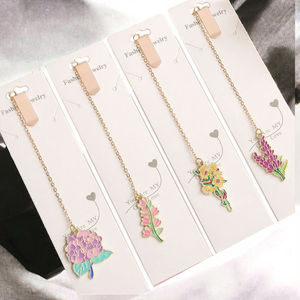 Segnalibro in Metallo con Stampa UV 3D a Forma di Fiore, Design Unico con Taglio Laser, Girasole Inciso, Moderno e Riutilizzabile - Product Image 3