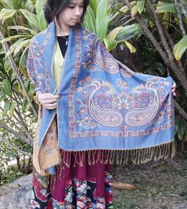 Châles ethniques rétro pour femmes, directement de l'usine, magnifiques châles en jacquard à franges, pashmina - Product Image 2