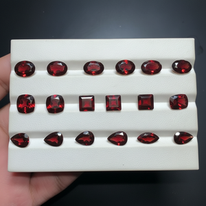 Pierre précieuse grenat du Mozambique de la plus haute qualité Mélange de grenat du Mozambique Pierre cultivée en laboratoire Grenat du Mozambique Pierre précieuse en gros - Product Image 1