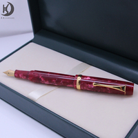 Stylo personnalisé de luxe couleur bonbon rouge acrylique stylo plume avec garniture en or nouveauté poly résine calligraphie stylo d'écriture