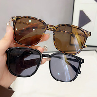 Lunettes de soleil décontractées légères et confortables Lunettes de soleil tendance faciles à assortir Lunettes de soleil bon marché au design unique Lunettes de soleil enchanteuses