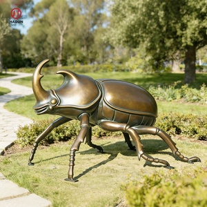 Escultura de Escarabajo Rinoceronte de Bronce Grande HADUN, Decoración Artística de Insecto Realista para Jardín, Parque y Paisajismo - Product Image 3