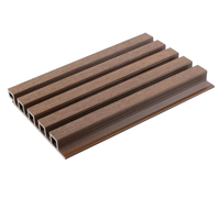 Panneau mural WPC co-extrudé imperméable, panneau de bardage composite bois-plastique décoratif pour l'extérieur des bâtiments, panneau 3D pour salle de bain