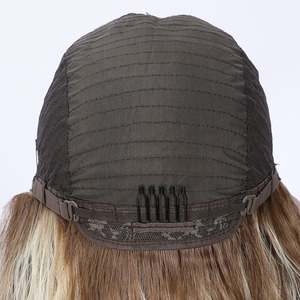 2026 TIKTOK Tendance Explosive Perruque 13*4 Lace avec Mèches Dorées Camel Cheveux Ondulés Bouclés en Fibre Synthétique SM9204B - Product Image 6