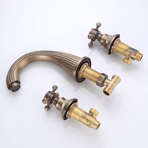 Robinet de lavabo de salle de bain en laiton antique à 3 trous, mitigeur chaud/froid de style européen, ensemble de lavabo sous plan à 3 pièces - Product Image 5
