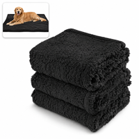 Couverture pour chien en polaire sherpa polyester avec logo personnalisé, bordures renforcées, résistante aux taches, lavable en machine, accessoire chaud pour la maison, vente en gros