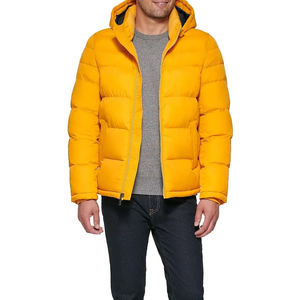 Chaqueta acolchada de invierno frío con logotipo personalizado para hombres y mujeres Abrigo grueso con estilo para exteriores Parka Chaquetas acolchadas para hombres - Product Image 4