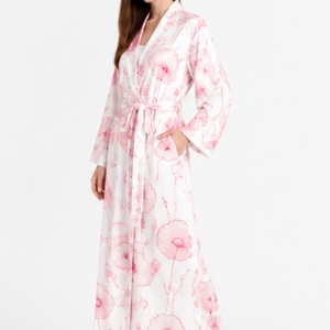 Bata estilo kimono con estampado floral, ropa <span class=keywords><strong>de</strong></span> dormir suave <span class=keywords><strong>de</strong></span> satén para mujer, camisón con cinturón, ecológico y elegante para otoño y primavera. - Product Image 1
