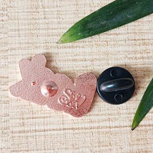 Neue Design Poliert und Glitter einzigartige alphabet glow in the dark revers pins - Product Image 2