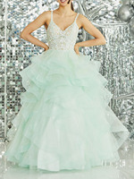 Robe de Quinceanera scintillante en tissu de maille à la taille naturelle pour femmes de grande taille personnalisée avec volants