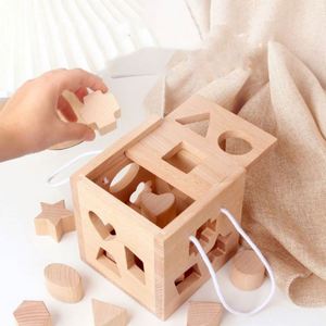 Jeu de tri de formes en bois de hêtre naturel pour bébés de 0 à 3 ans, jeu Montessori, cube en bois pour développer l'intelligence - Product Image 2