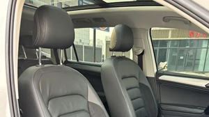 Новый внедорожник Volkswagen Tiguan L PHEV 300TSI, леворульный, автоматический, бензиновый, б/у - Product Image 6