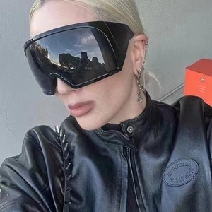 Lunettes de soleil surdimensionnées de style punk unisexe, protection UV400, monture en PC, protection solaire pour les sports de plein air, verres de classe 2 - Product Image 3