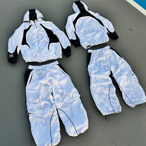 Conjunto de Agasalho Personalizado em Duas Peças com Jaqueta com Zíper e Calça de Nylon para Homens - Product Image 1