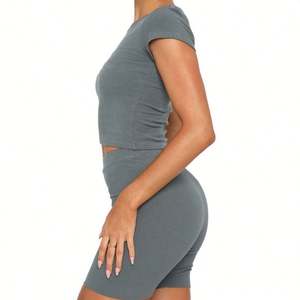 Vente en gros Ensembles d'été Club souple de haute qualité Maillot coupe ajustée Vêtements de sport Femme 2 pièces Ensemble deux pièces grande taille pour femmes - Product Image 4