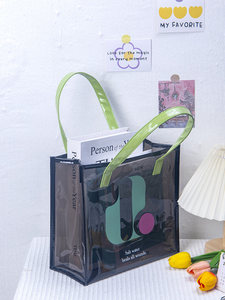 Sac fourre-tout tendance en PVC et PU, imperméable, pour femme, sac à bandoulière durable, sac de yoga avec logo imprimé - Product Image 5