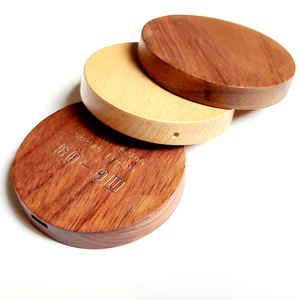 Horloge en bois de bambou/noyer avec logo personnalisé, chargeur de téléphone sans fil 7W/10W/15W/20W, charge rapide QC3.0 universelle - Product Image 3